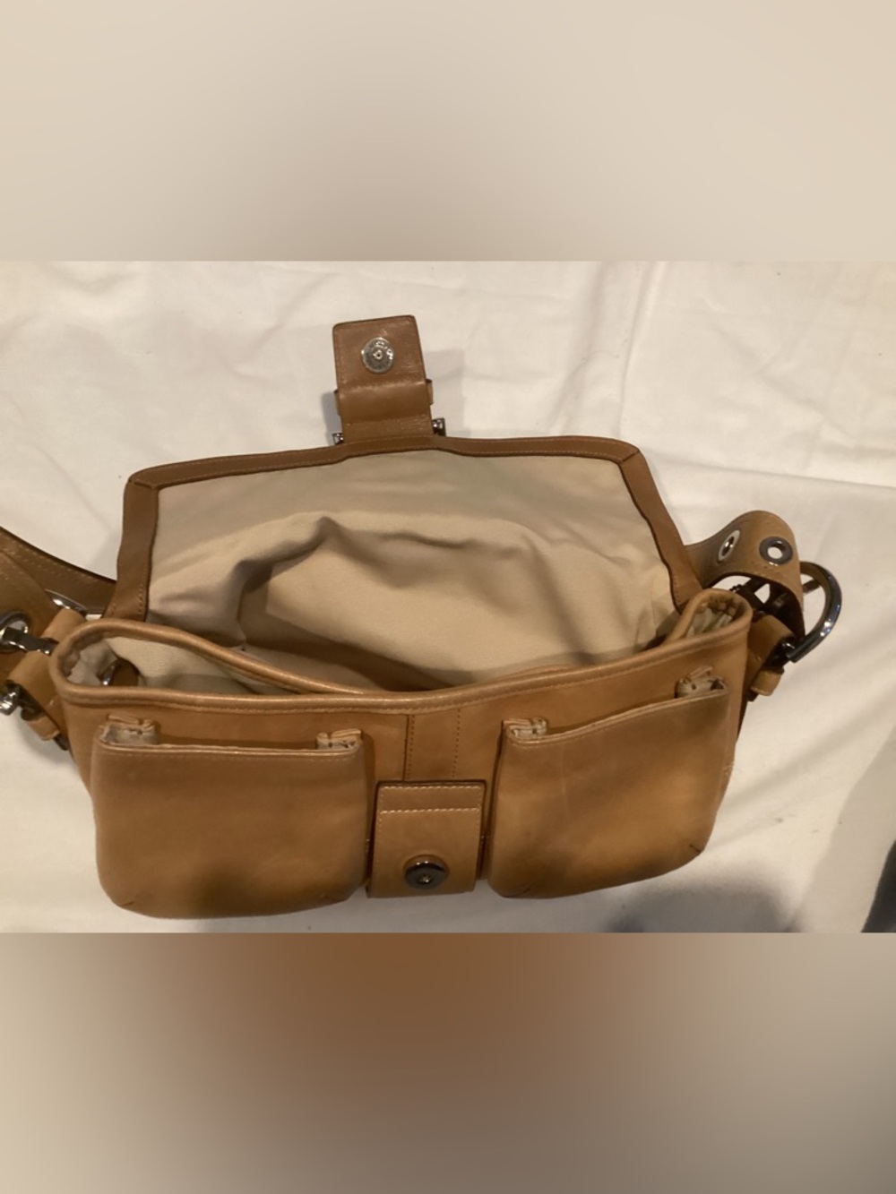 COACH Vintage Soho Double
Pocket Shoulder Bag #9434 - Picture 7 of 11